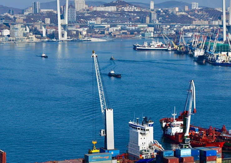 Порты Владивостока — лидеры по грузообороту